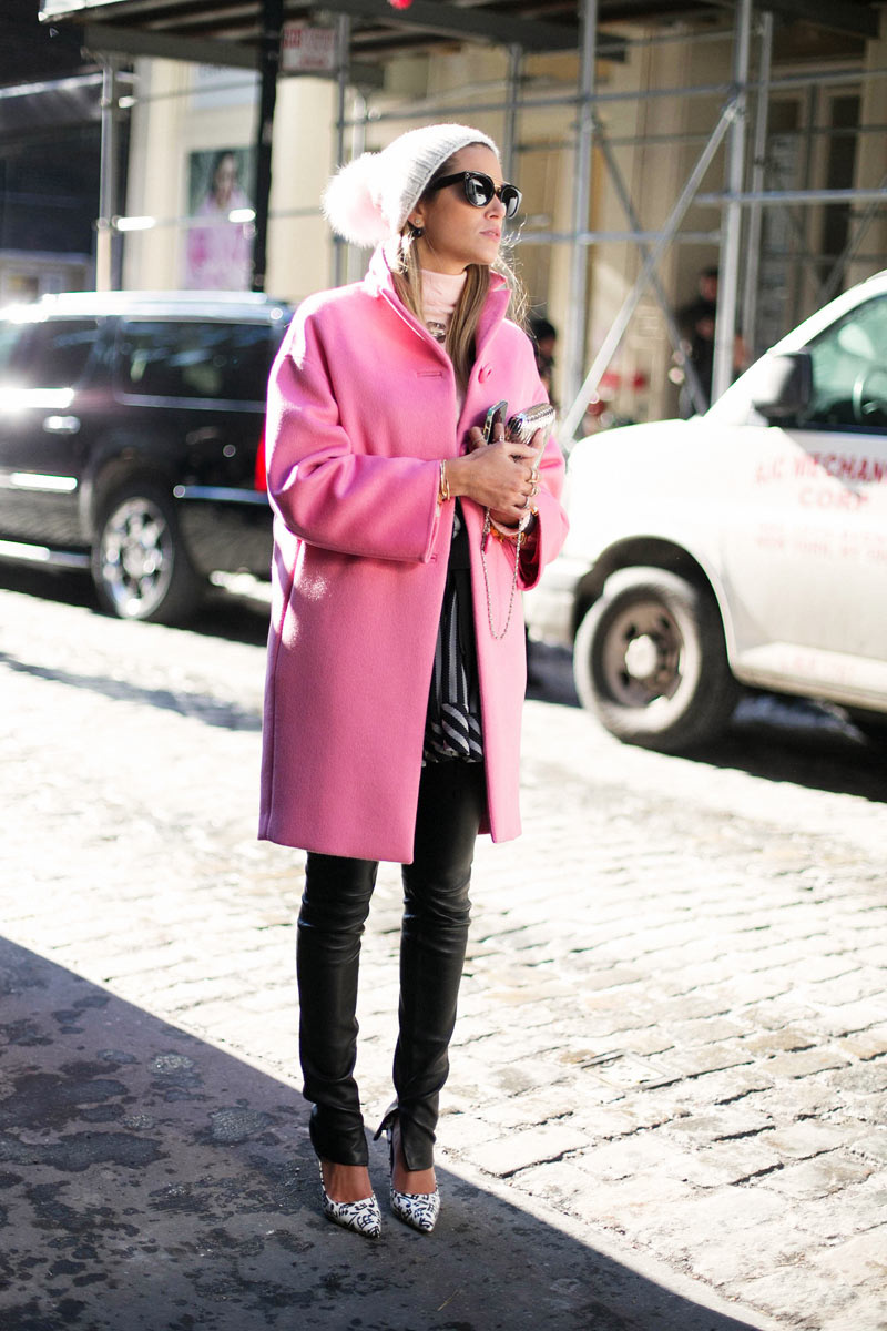 В розовом пальто можно и не